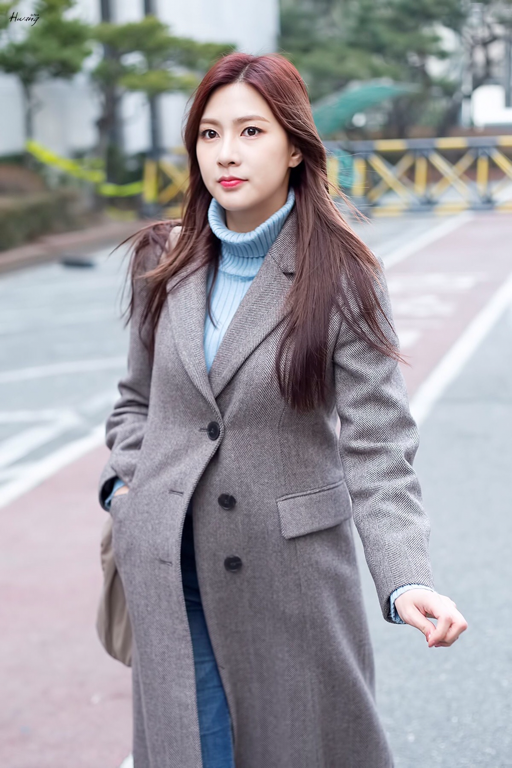 [에이핑크] 오늘은 기타 줄 교체 할 예정이라서 하영이 | 인스티즈