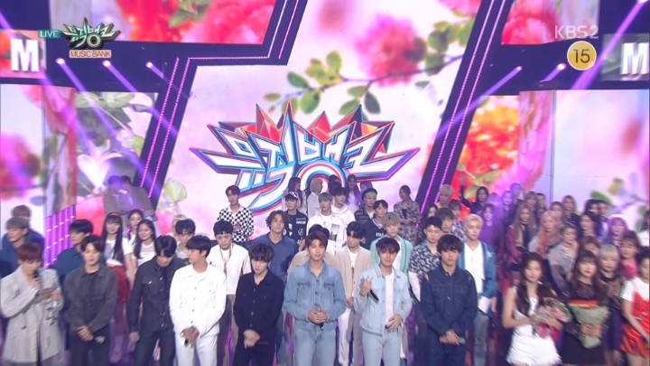 AOA가 음악방송 엔딩때 마다 맨 뒤에 서있는 이유 | 인스티즈