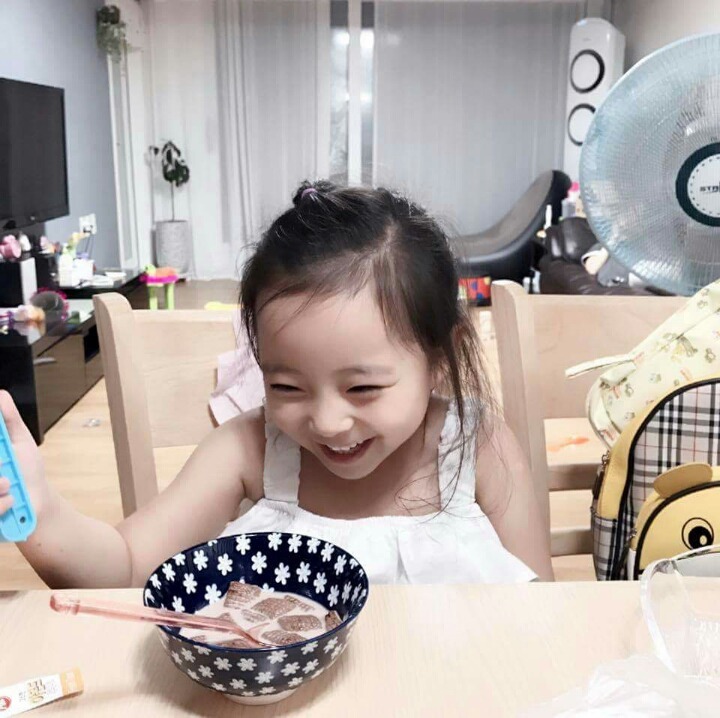 태어날 때부터 미모 만렙이던 아기 | 인스티즈