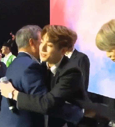 이정도면 문대통령 덕후.gif | 인스티즈
