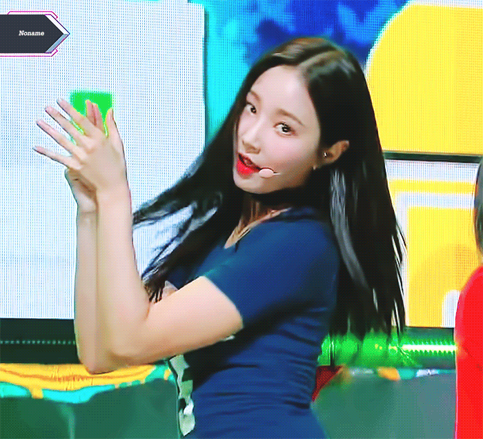 연우 레전드 의상.gif | 인스티즈