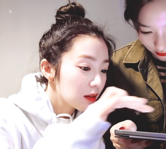 게임하다 깜놀하는 아이린.gif | 인스티즈