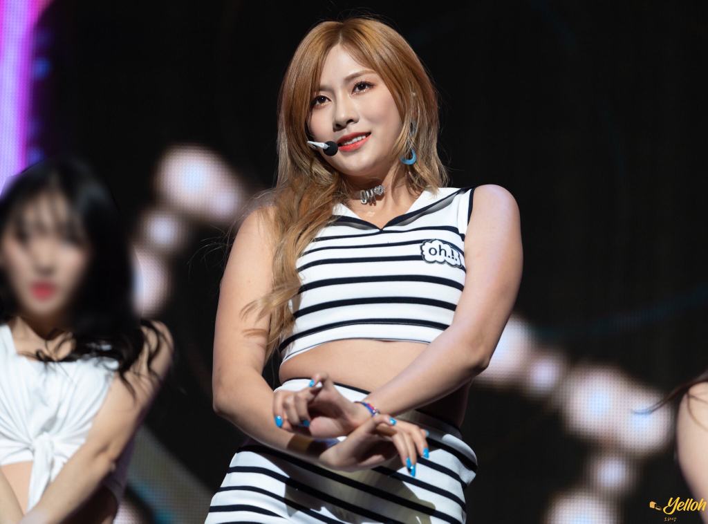 [에이핑크] 오늘은 기타 줄 교체 할 예정이라서 하영이 | 인스티즈