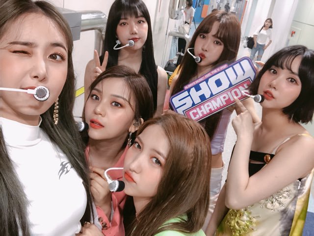 쇼챔피언을 통해 컴백하는 여자친구💙 | 인스티즈