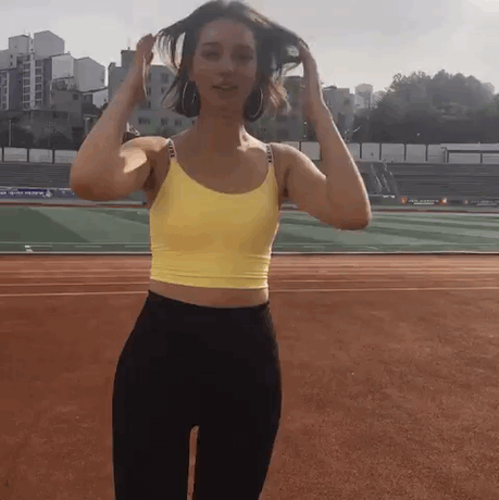 조깅하는 안젤리나 다닐로바.gif | 인스티즈