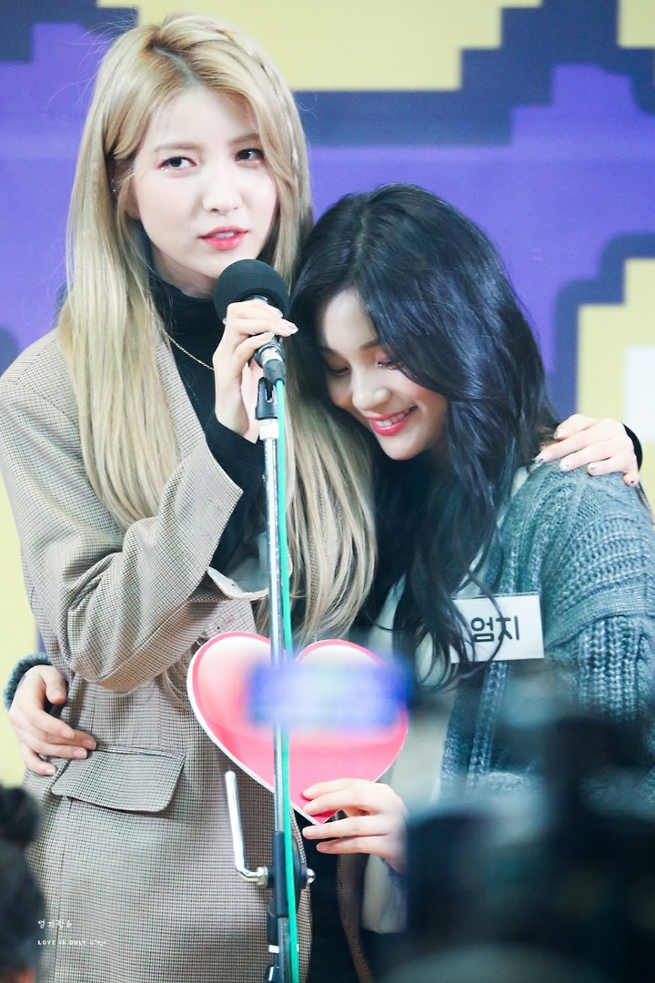 막내 자랑하는 여자친구 소원 | 인스티즈