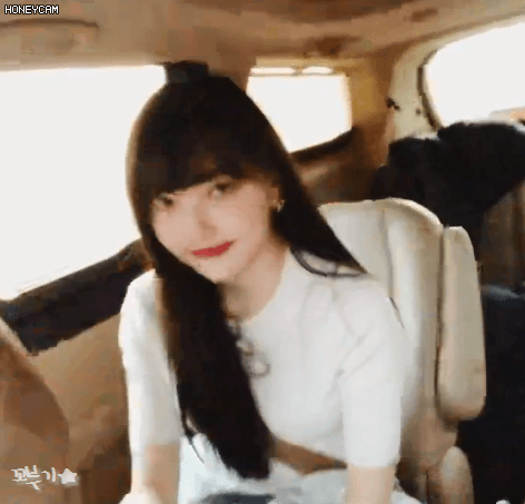 식사시간에 보니까 은근히 미인인 듯한 여자친구 예린이.jpgif | 인스티즈