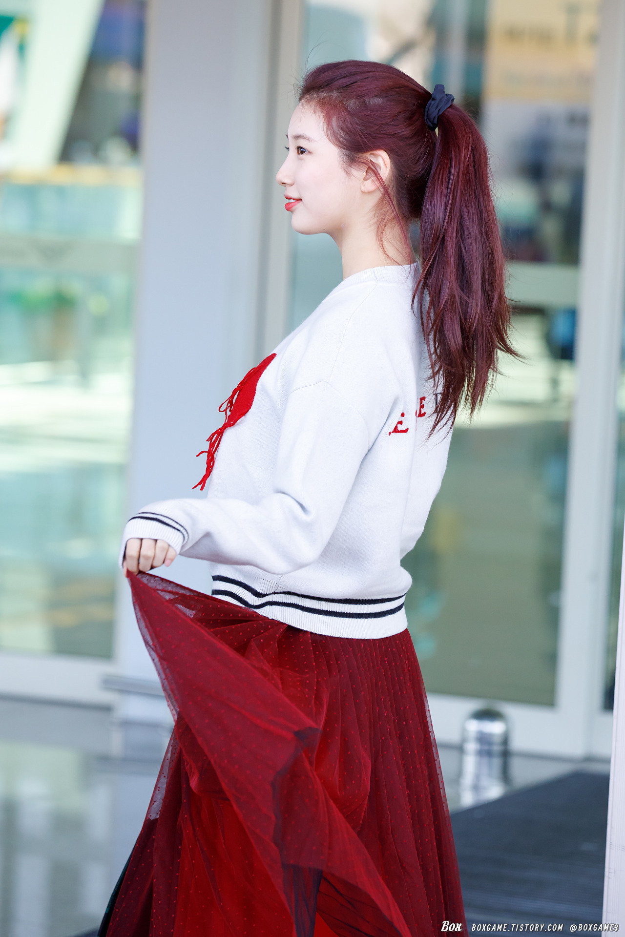 어제 인천공항 포니테일 수지.jpg | 인스티즈
