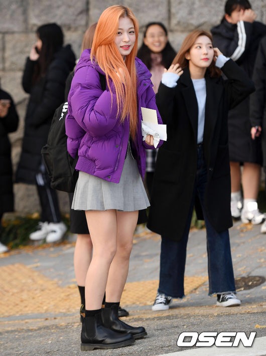 오늘자 수능장에서의 훈훈한 프로미스나인 캡틴과 아빠 | 인스티즈