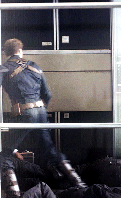 크리스 에반스(캡틴 아메리카) 피지컬.gif | 인스티즈