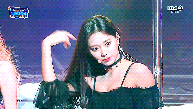 오늘자 섹시의 정석 쯔위ㄷㄷㄷ.gif | 인스티즈
