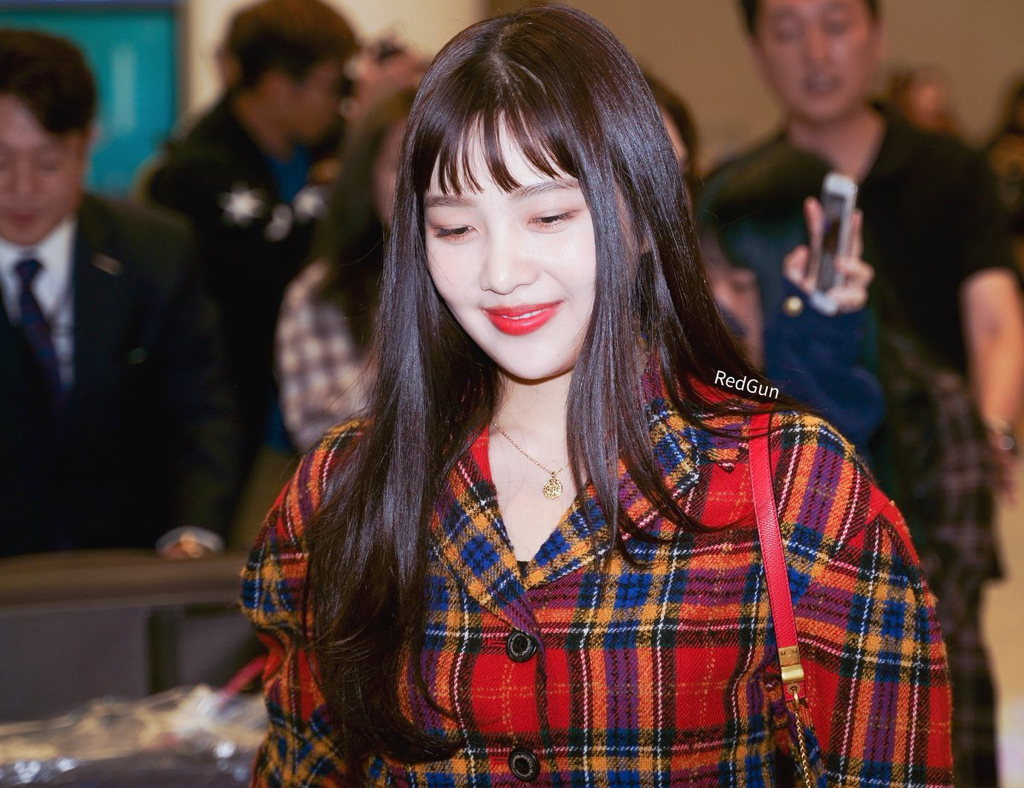 앞머리하고 더 귀여워진 레드벨벳 조이.jpgif | 인스티즈