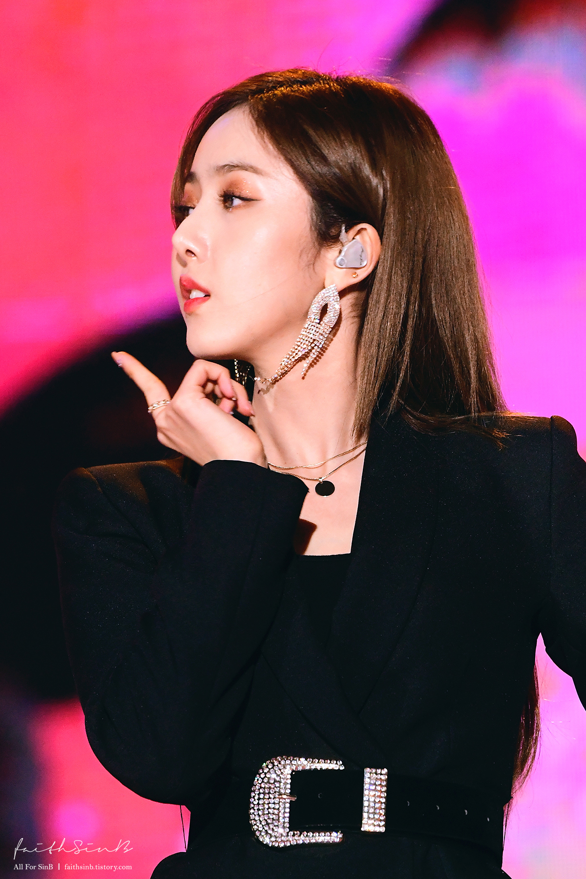 은근히 세계에서 제일 미인인 듯한 여자친구 신비.jpgif | 인스티즈