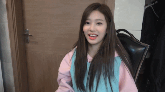 쭈굴미 넘치는 애잔한 개구리 아이즈원 김민주3.jpgif | 인스티즈