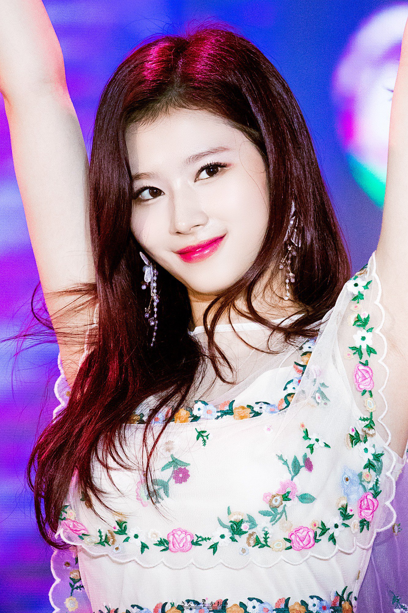 오늘이 생일인 트와이스 사나.jpgif | 인스티즈