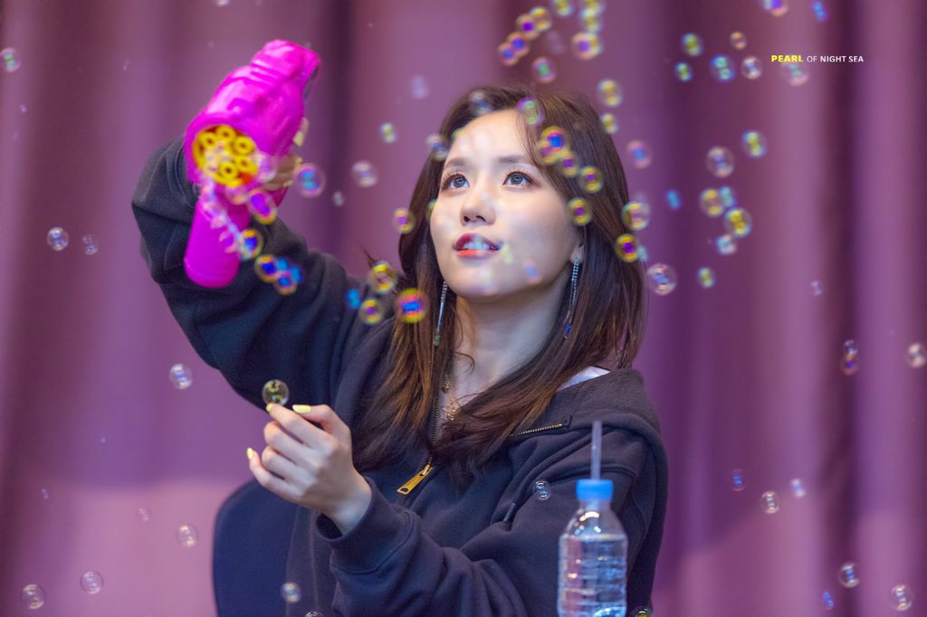 [러블리즈] 출근길에 본 은행나무가 이뻐서 명은이 | 인스티즈