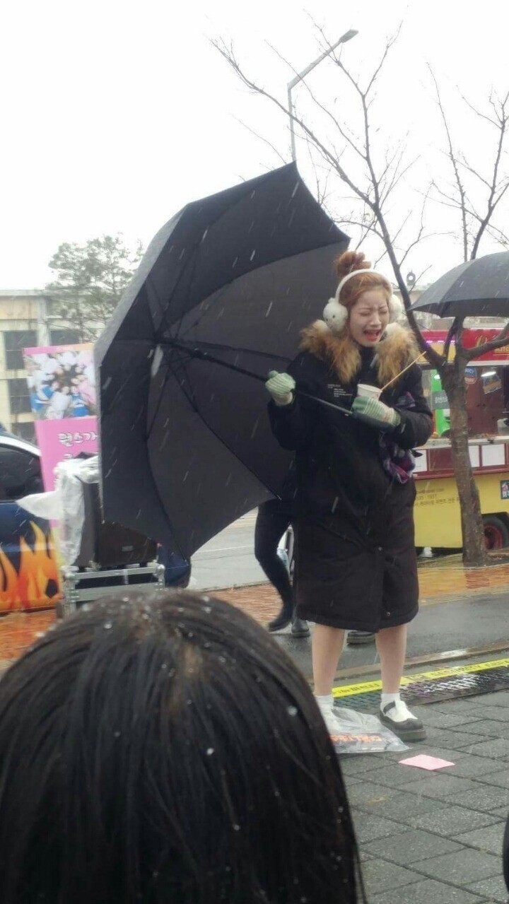 오열하는 다현.gif | 인스티즈