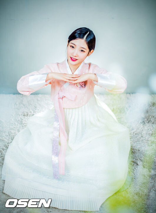 2020년 새해 기념 한복입은 정채연 .jpgif | 인스티즈