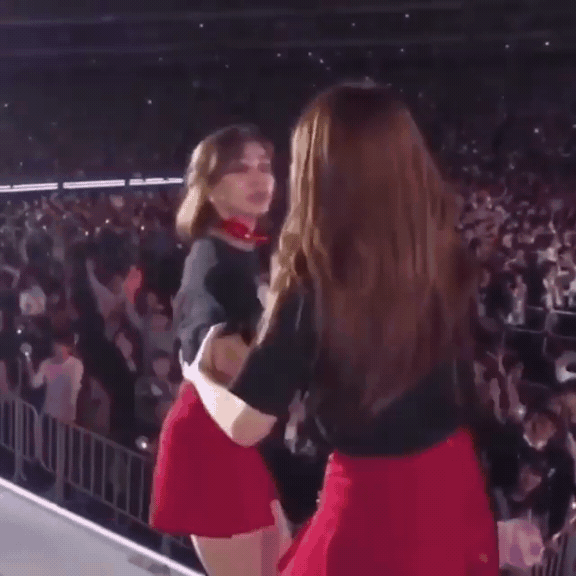 뽀뽀하는 트와이스.gif | 인스티즈