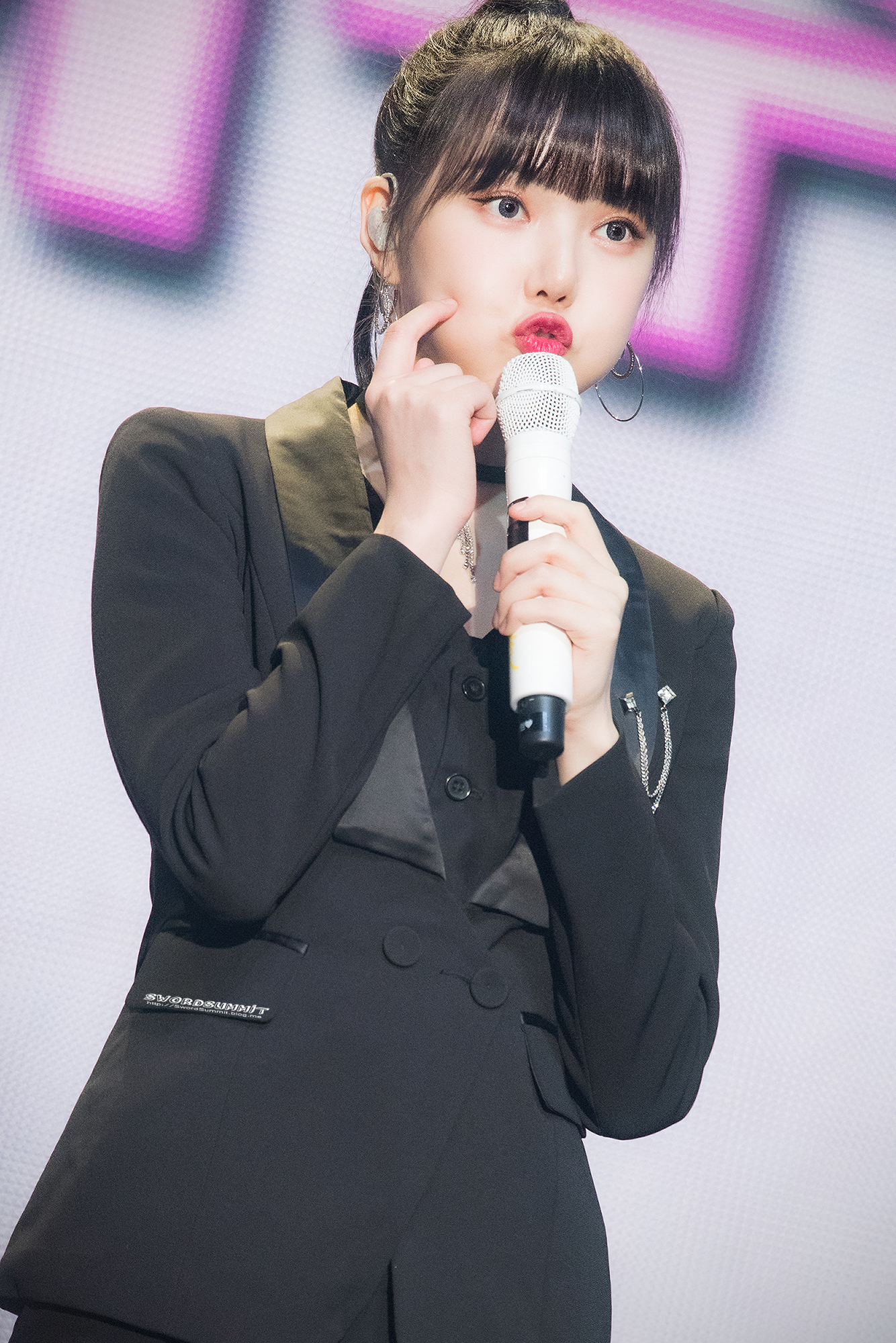 나른한 오후에 보니까 은근히 미인인 듯한 여자친구 예린이.jpgif | 인스티즈