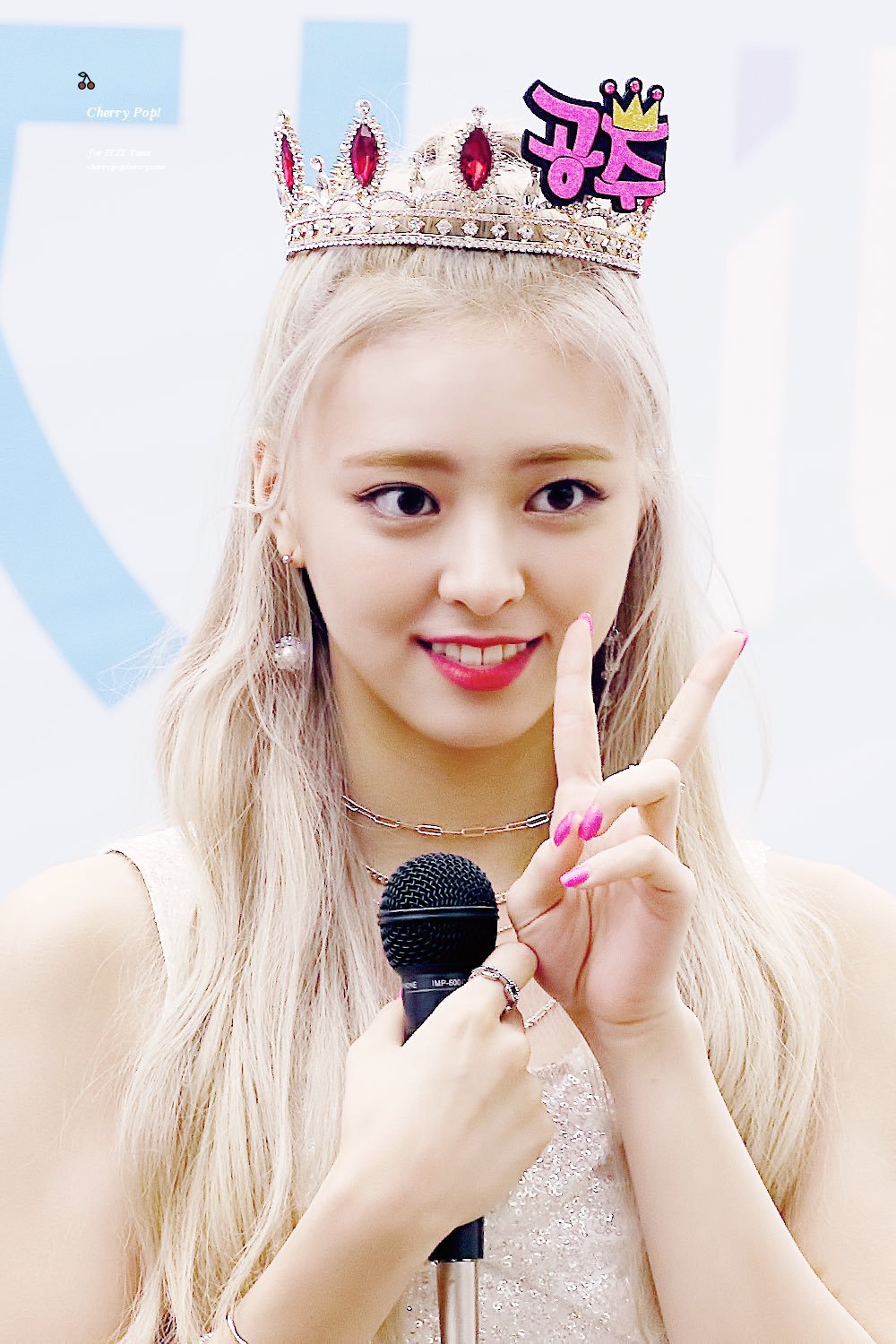 금발머리 ITZY 유나.jpgif | 인스티즈