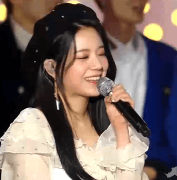 MAMA취향저격으로 관객들 귀 살살녹인 규리 나경 하영.GIF | 인스티즈