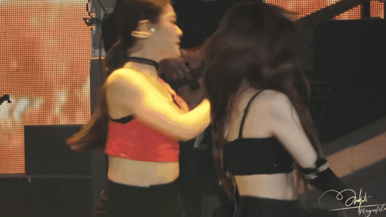 태연 콘서트 불티 움짤 모음.gif (데이터 주의) | 인스티즈