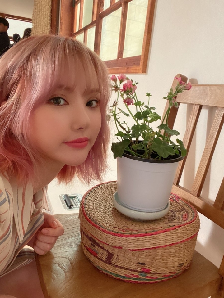 팅글인터뷰 출연한 여자친구 옌.읂🧡 | 인스티즈