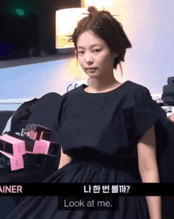 목꺾기를 당하는 아이돌 | 인스티즈