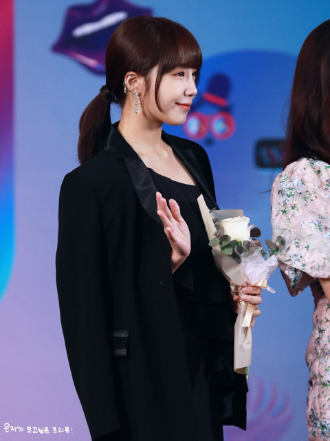 kbs 연예 대상에서 에이핑크 정은지.jpg | 인스티즈