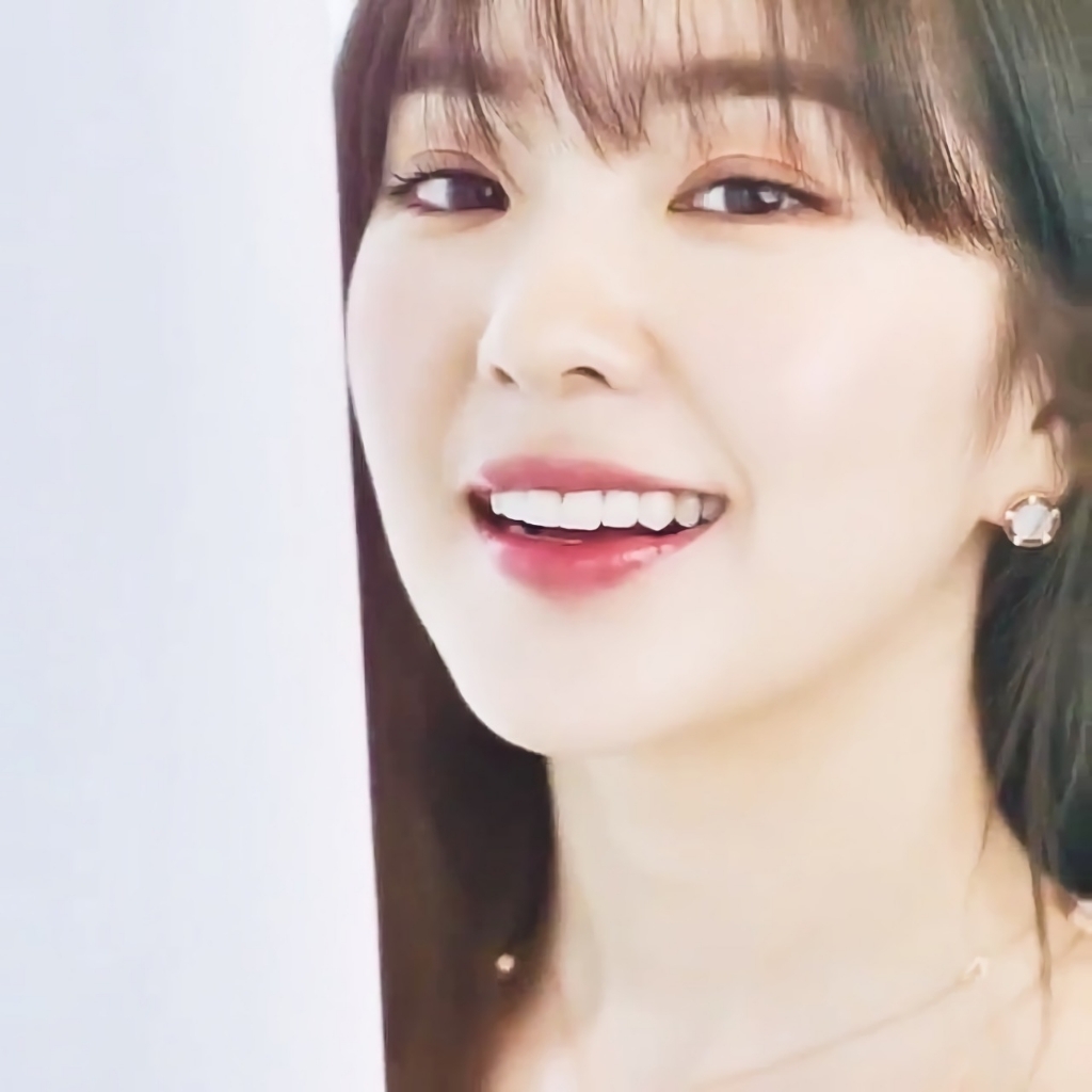 레드벨벳 아이린 다미아니 새광고 속 얼굴 어택 | 인스티즈