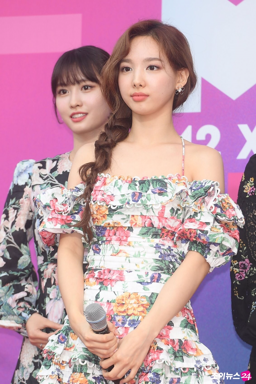 꼬까옷 입고 나연이 코스프레하는 bugs bunny 🐰 | 인스티즈