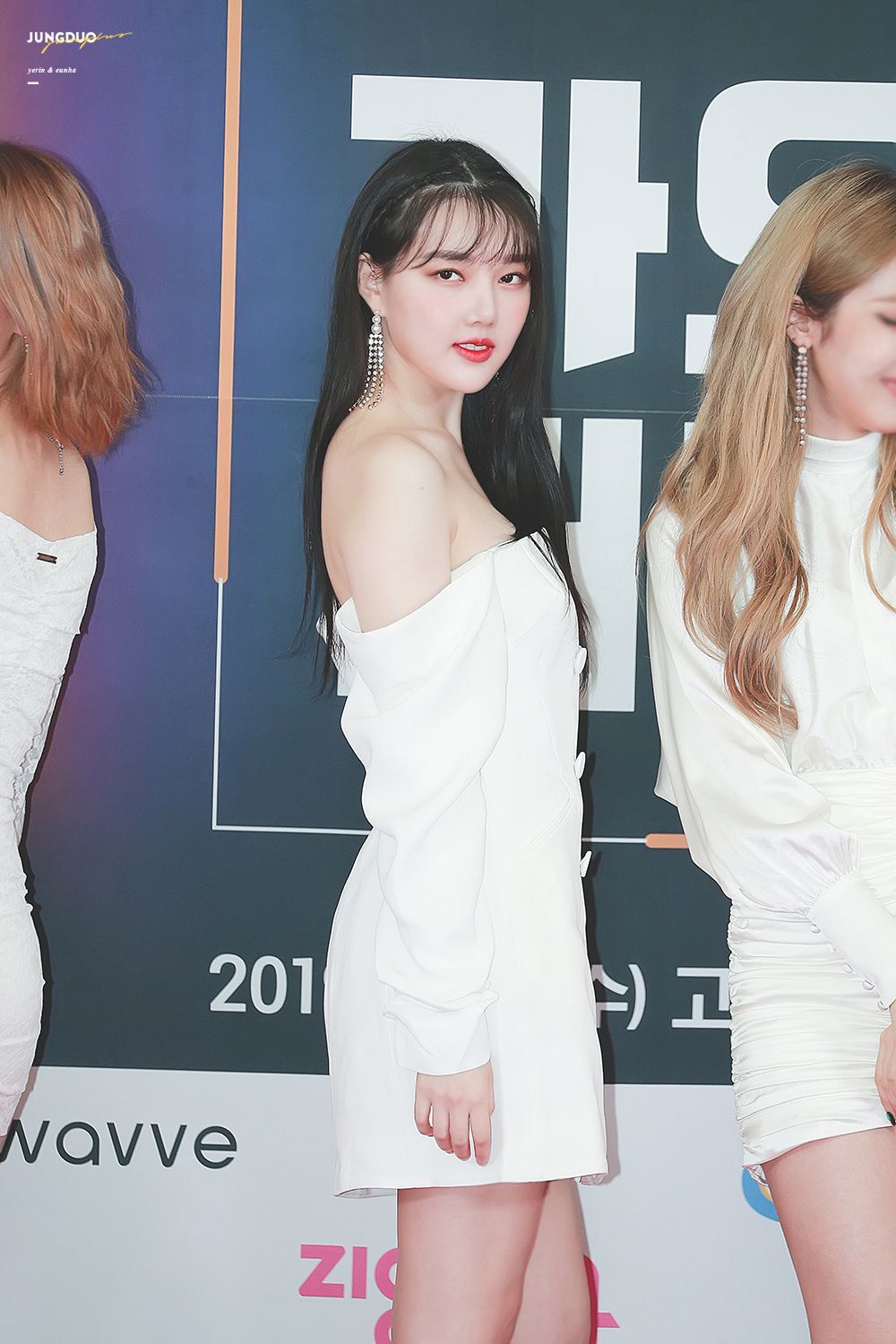 앞구르기 하고 보니까 은근히 미인인 듯한 여자친구 예린이.jpgif | 인스티즈