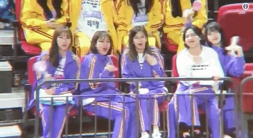 막내 쯔위 얼굴부심 부리는 트와이스 언니들 ㅋㅋㅋ | 인스티즈