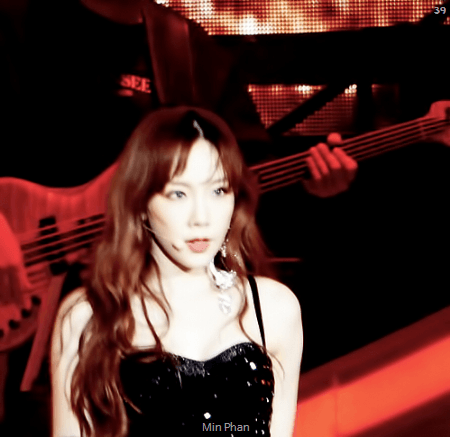 태연 콘서트 불티 움짤 모음.gif (데이터 주의) | 인스티즈