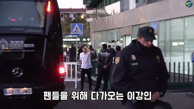 이강인 팬서비스.jpg | 인스티즈