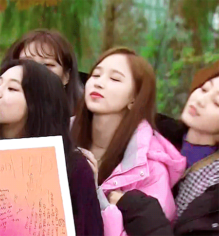 야외나와 놀아서 신나하는 미나리 | 인스티즈