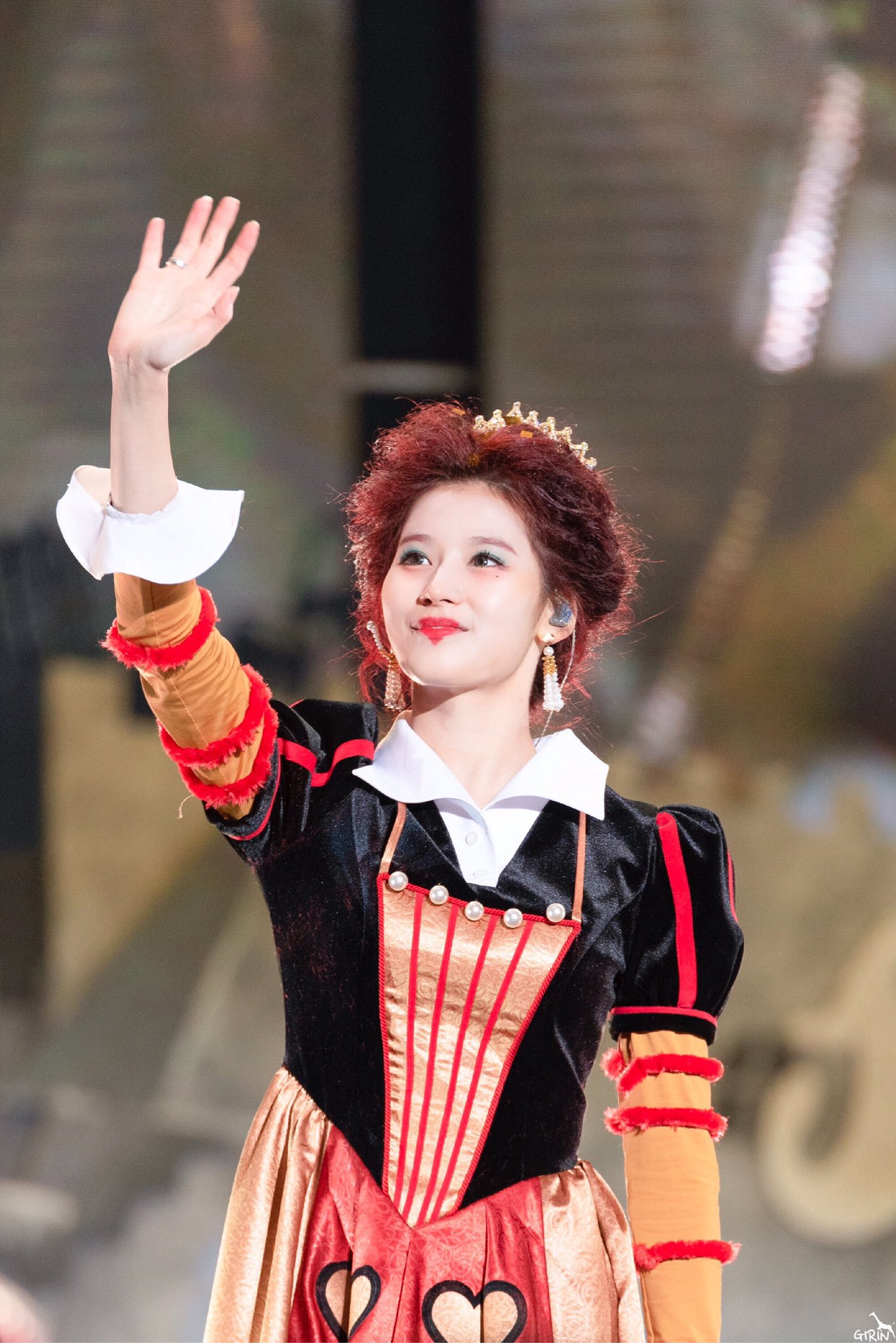 오늘이 생일인 트와이스 사나.jpgif | 인스티즈