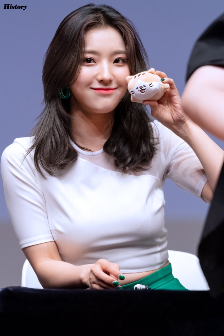 슬슬 연휴가 끝나가는 것이 실감나는 와중에 이새롬.jpgif | 인스티즈