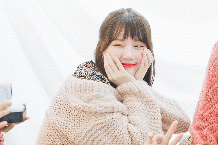 은근히 미인인거 같은 여자친구 예린이.jpgif | 인스티즈