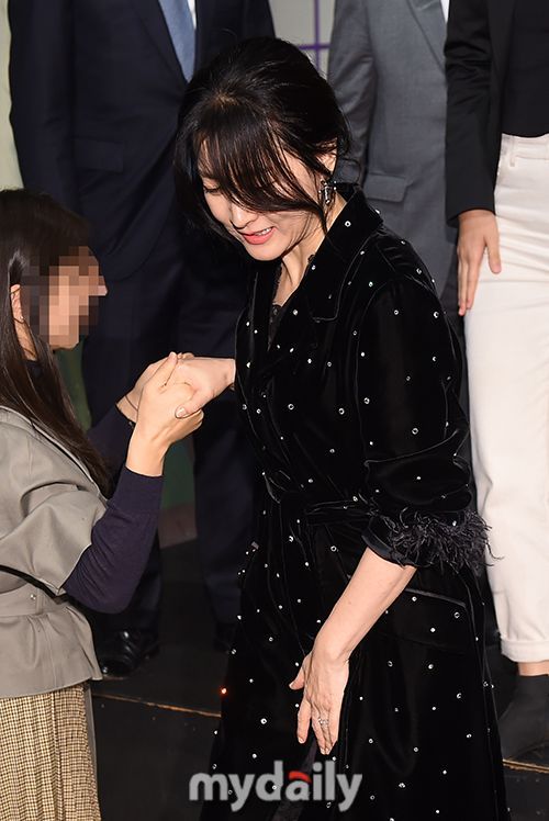 오늘자 이영애.jpg (아름다운예술인상 시상식 참석) | 인스티즈