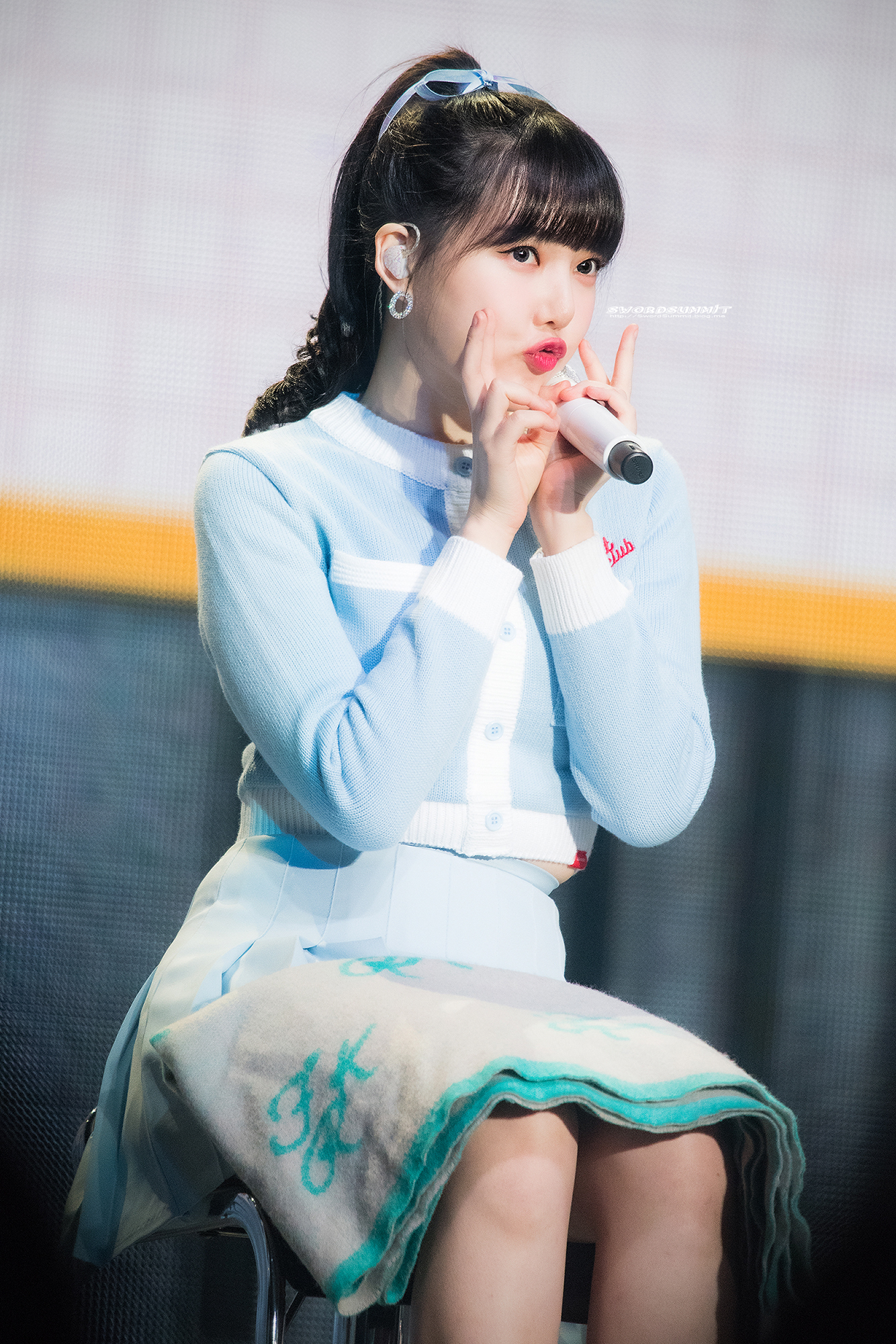 나른한 오후에 보니까 은근히 미인인 듯한 여자친구 예린이.jpgif | 인스티즈