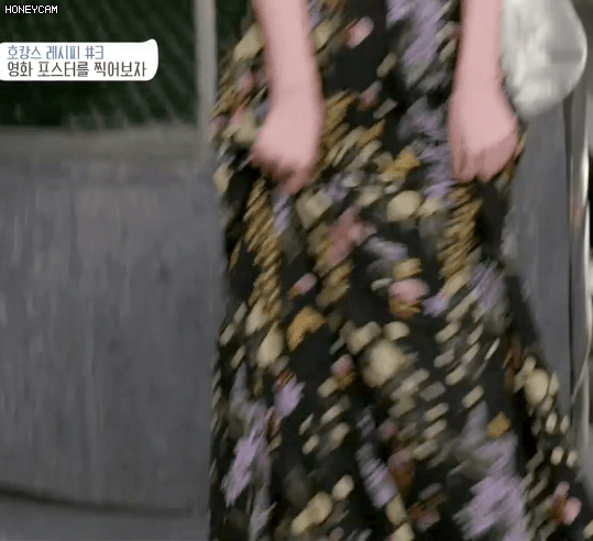 드레스 입고 부끄러워하는 설현.gif | 인스티즈