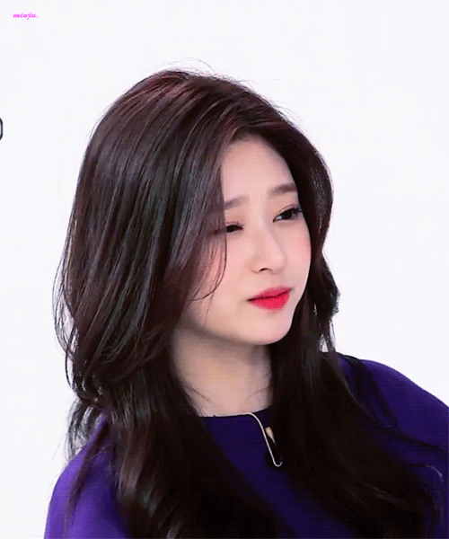 윙크하는 아이즈원 민주 움짤 | 인스티즈