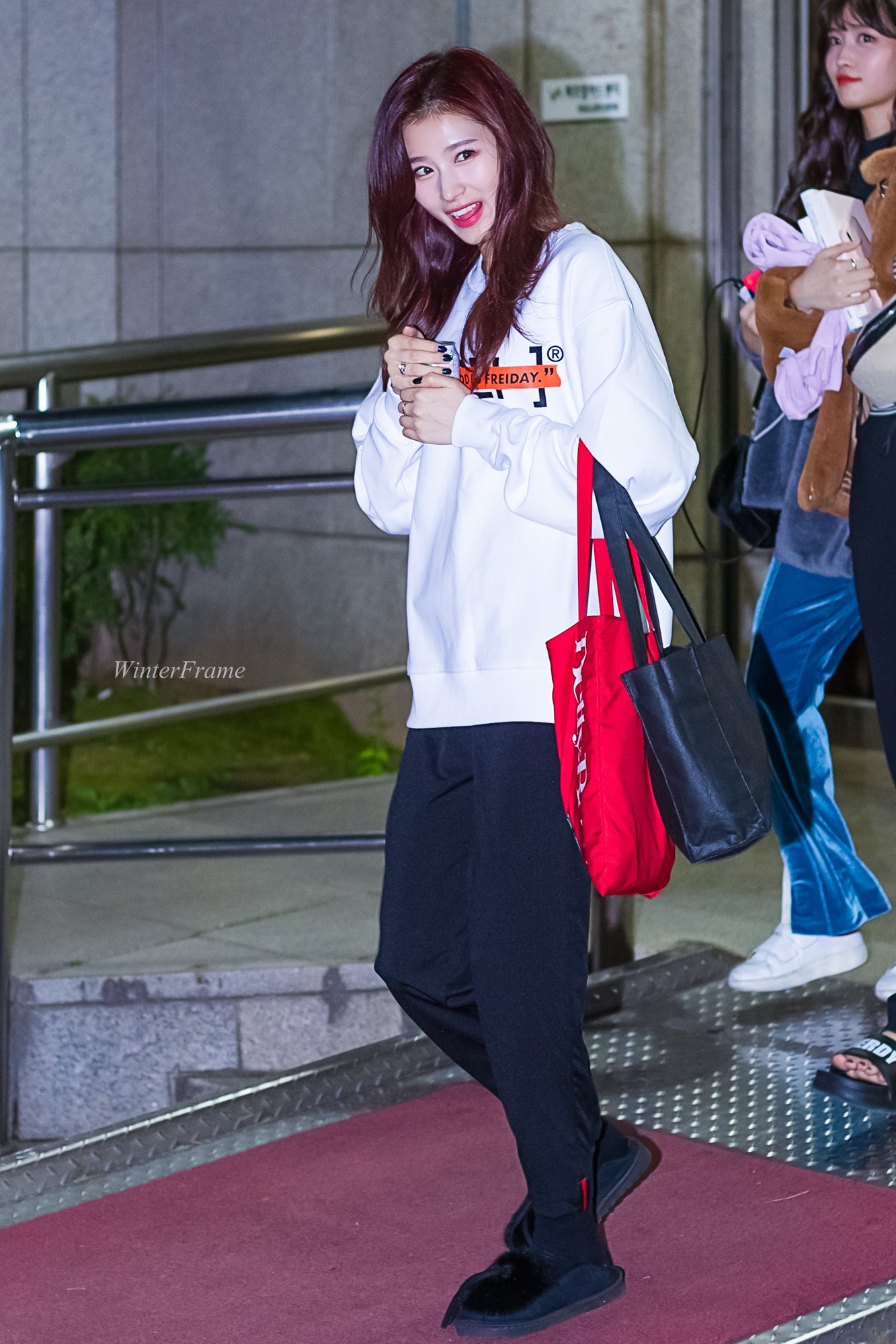 오늘이 생일인 트와이스 사나.jpgif | 인스티즈