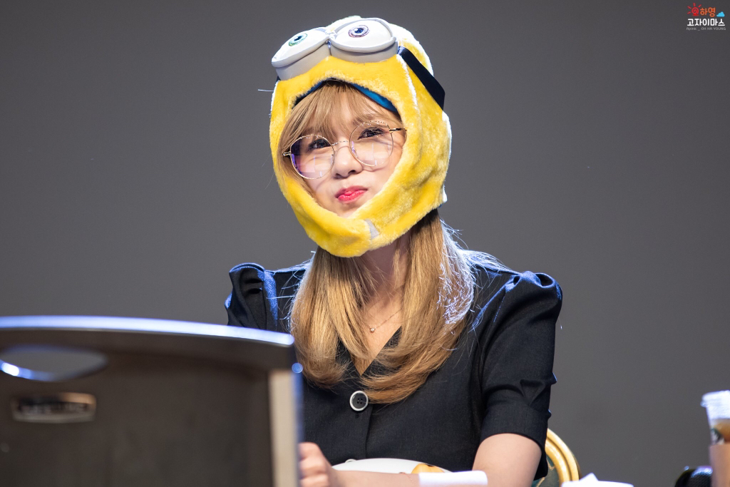 [에이핑크] 오늘은 기타 줄 교체 할 예정이라서 하영이 | 인스티즈