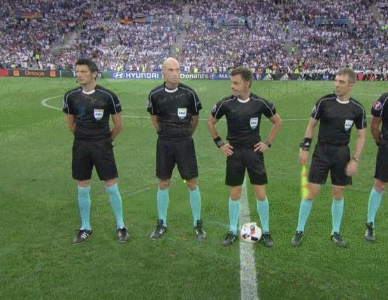 아빠 바쁘니까 이거가지고 놀고있어.gif | 인스티즈