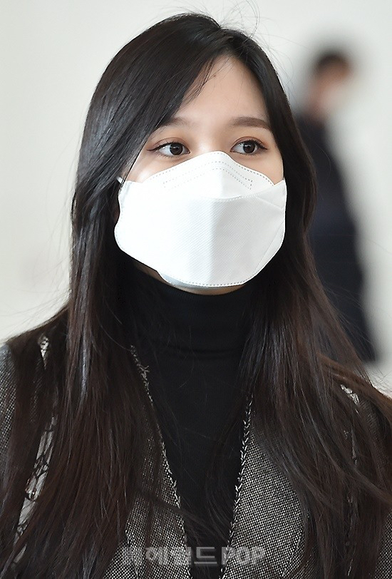 200210 일본 공연하러 인천공항에서 출국하는 트와이스 미나 꺄아앙아앗 | 인스티즈