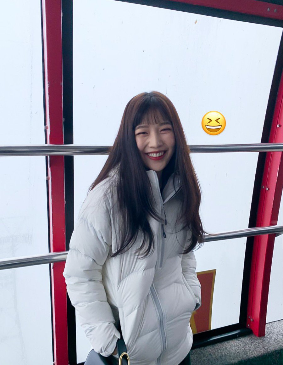 예쁜 스위스 풍경과 잘 어울리는 레드벨벳 조이 | 인스티즈