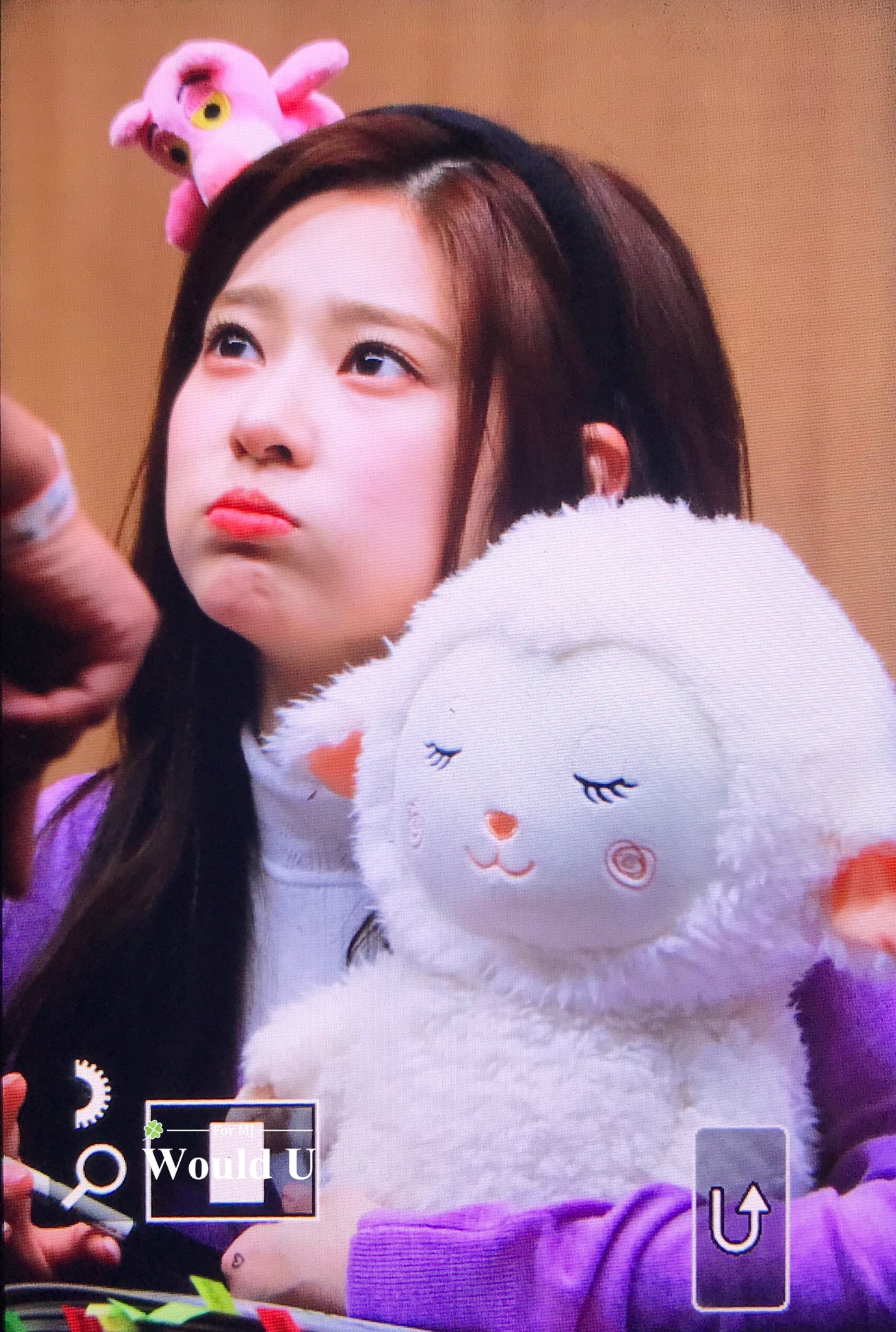 항상 어딘가 억울하고 애잔한 아이즈원 민주.jpg | 인스티즈